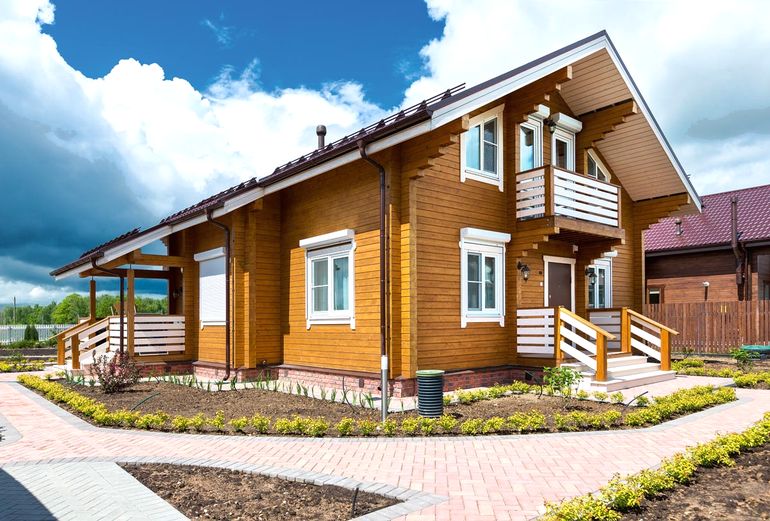 Почему зачастую дом из бруса - это деньги на ветер