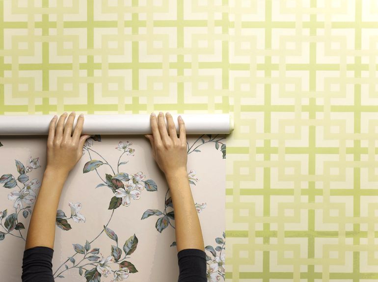 Что делать, если обои наклеены ровно, а стыки все равно не совпадают