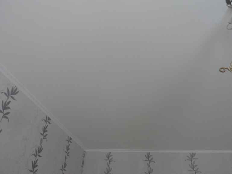 5 ошибок из-за которых потолок растрескался после ремонта