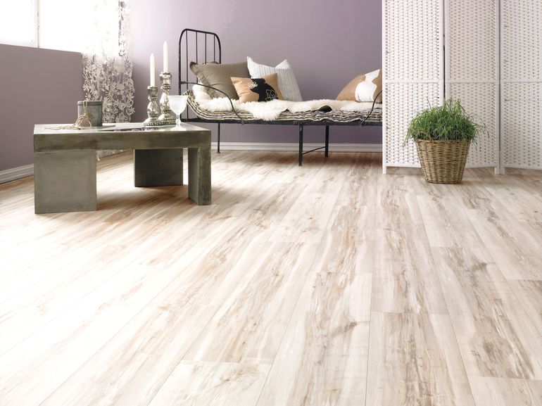 Что нужно учесть при выборе ламината в коридор, чтобы не потратить лишнего