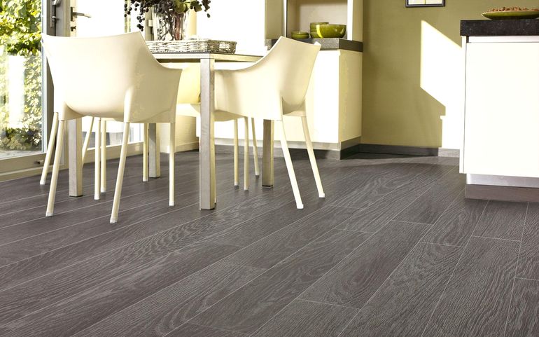 Что нужно учесть при выборе ламината в коридор, чтобы не потратить лишнего