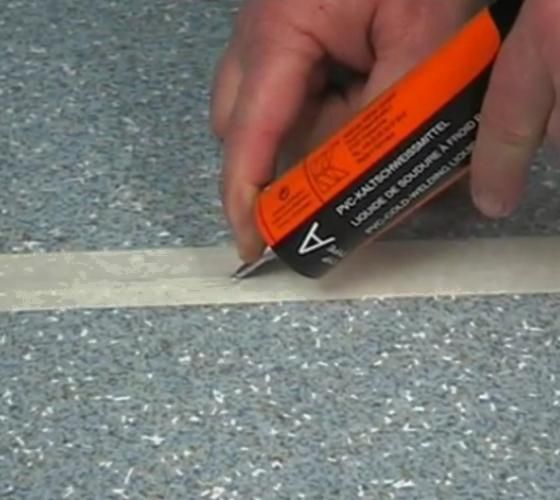 Как не надо стелить линолеум, чтобы не переделывать работу заново