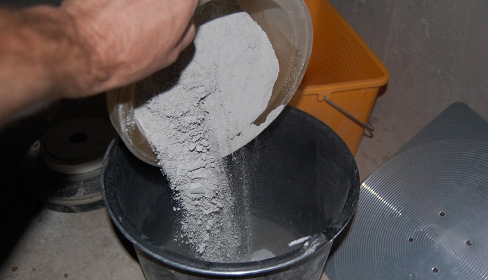 Как быстро развести плиточный клей в нужном количестве «на глазок»