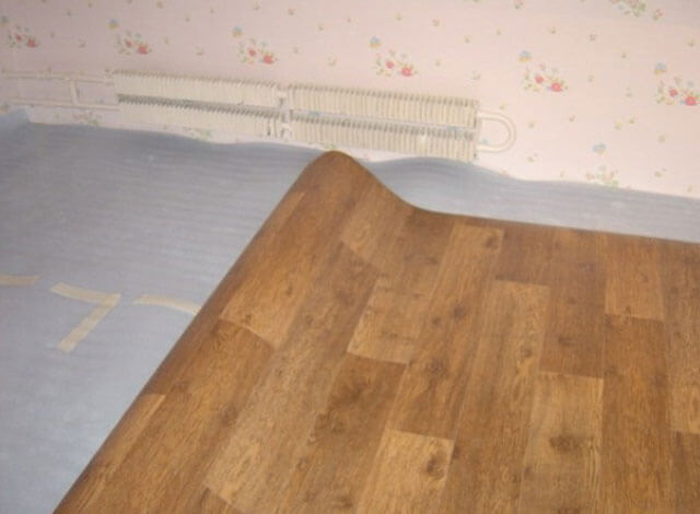 Как легко убрать «волны» с лежалого линолеума