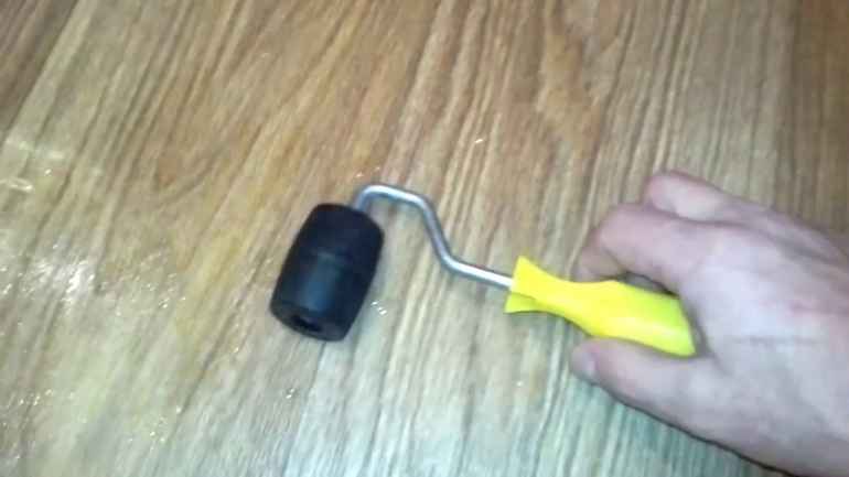 Как легко убрать «волны» с лежалого линолеума