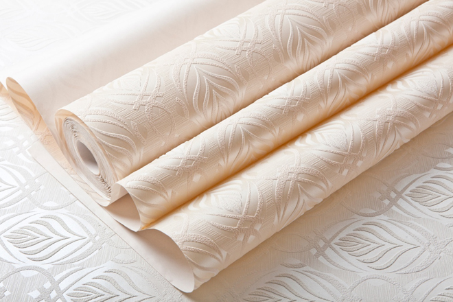 Какие обои лучше не клеить на неровные стены